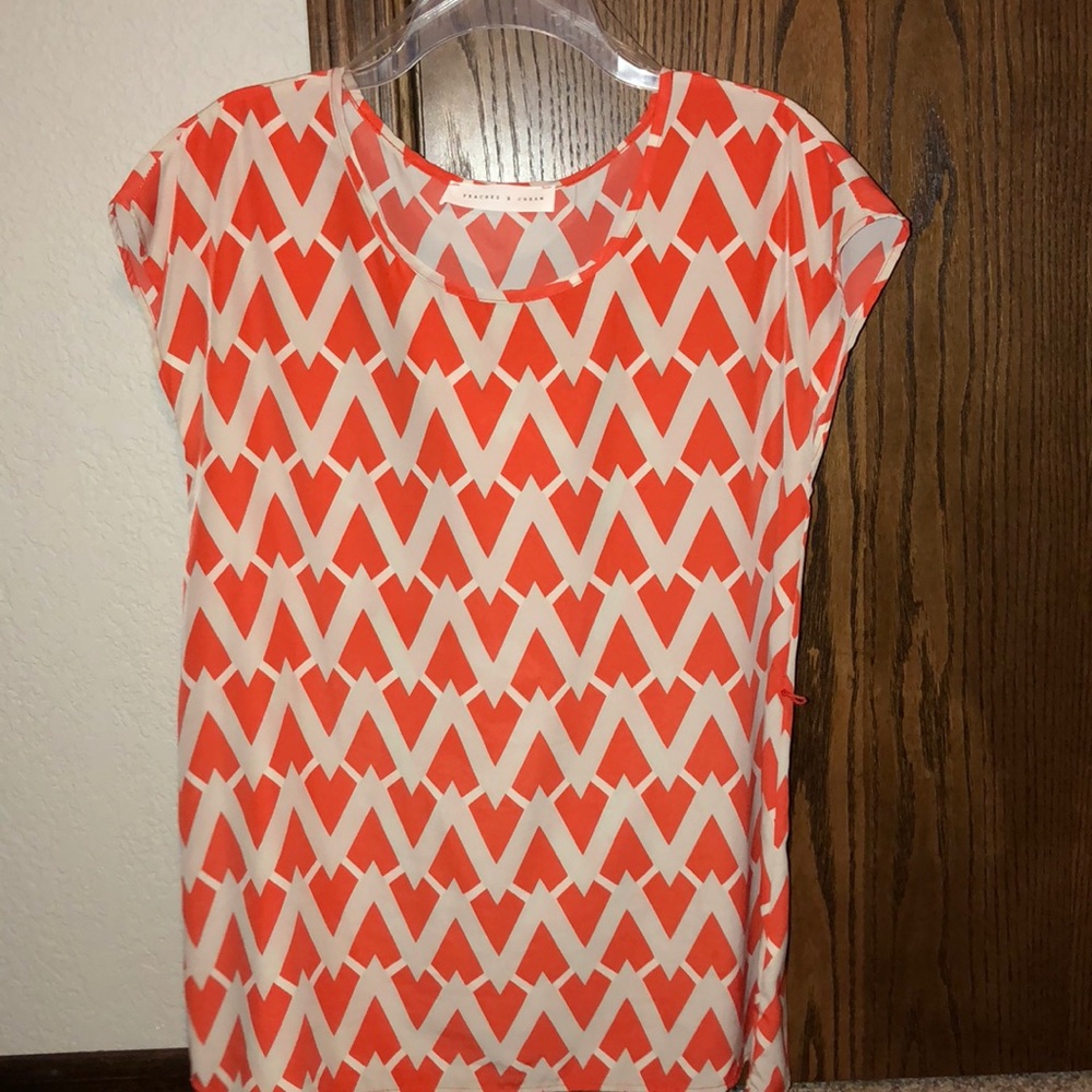 Large Peaches n cream shirt
